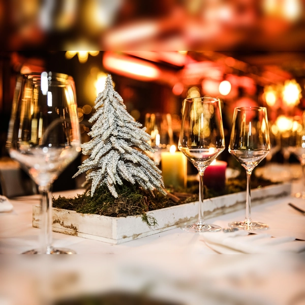 Genussvoller Jahresausklang in besonderem Ambiente – die Weihnachtsfeier im Wirtshaus am Erdweg. (Foto: öw/bilderstoeckchen )