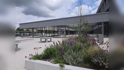 Das neue Gymnasium in Röhrmoos startet zum neuen Schuljahr mit den Jahrgangsstufen 5 bis 8 (Foto: LRA Dachau/Melitta Fischer)