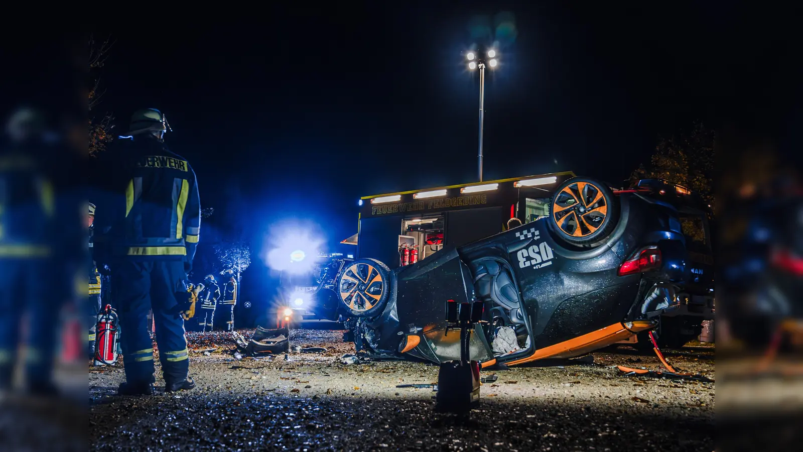 In den frühen Sonntagmorgenstunden mussten die Rettungskräfte zum Eisolzrieder See ausrücken. (Foto: Kreisbrandinspektion Dachau)