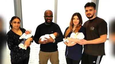 Die drei Neujahrsbabys Fahad, Kasumba und Verona mit ihren glücklichen Eltern (von li). (Foto: Helios)