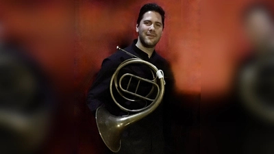 Aleksandar Crnojevic spielt das Hornkonzert von Rosetti auf dem Naturhorn. (Foto: Crnojevic)