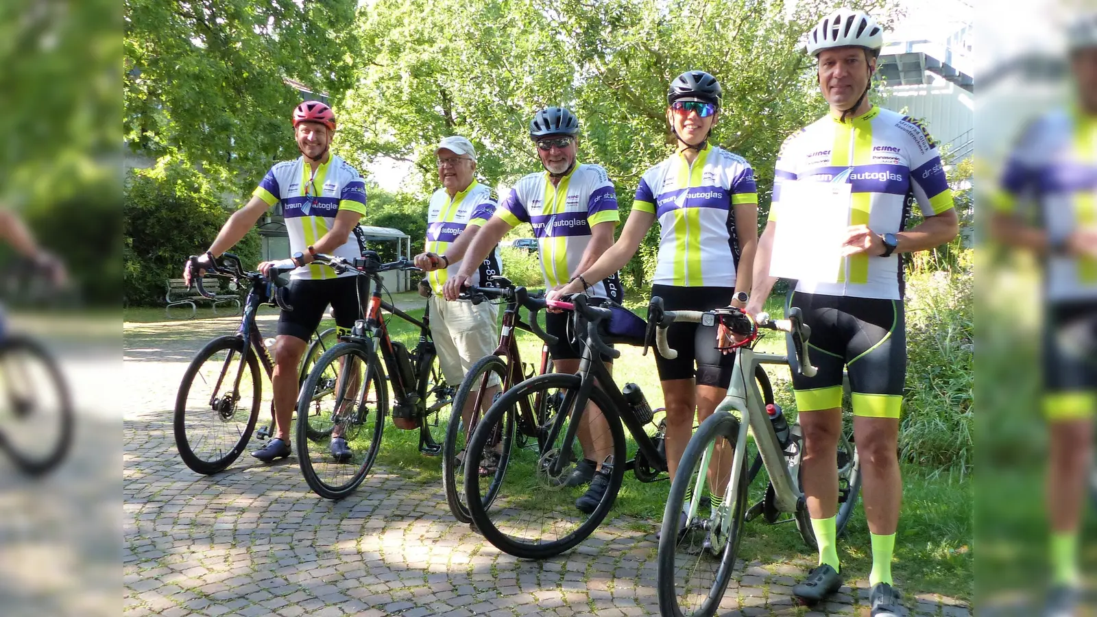 Vertreter des Siegerteams „forice 89“ beim Stadtradeln 2022. (Foto: LA Dachau / Michaela Blanke)