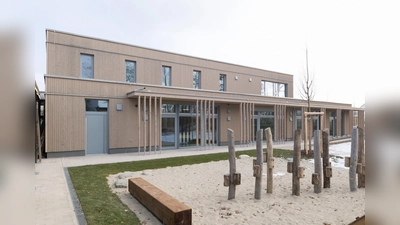 Die Kirchenstiftung Mariä Himmelfahrt Walkertshofen (Erdweg) hat ihren Kindergarten saniert und erweitert. Besichtigung am Samstag von 12 bis 15 Uhr. (Foto: Henning Köpke / Landherr und Partner Architekten und Stadtplaner mbB)