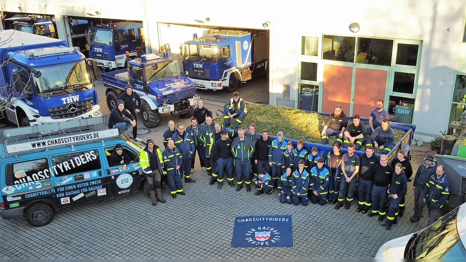 Gemeinsam für den guten Zweck angepackt haben das Dachauer THW und die Chaoscityriders. (Foto: Chaoscityriders)