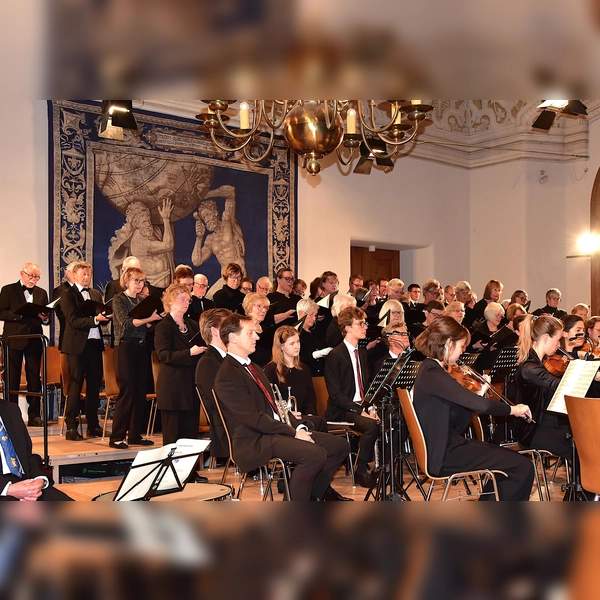 Der Chor vocal ampArt überzeugt beim letzten Schlosskonzert. (Foto: Liedertafel Dachau)