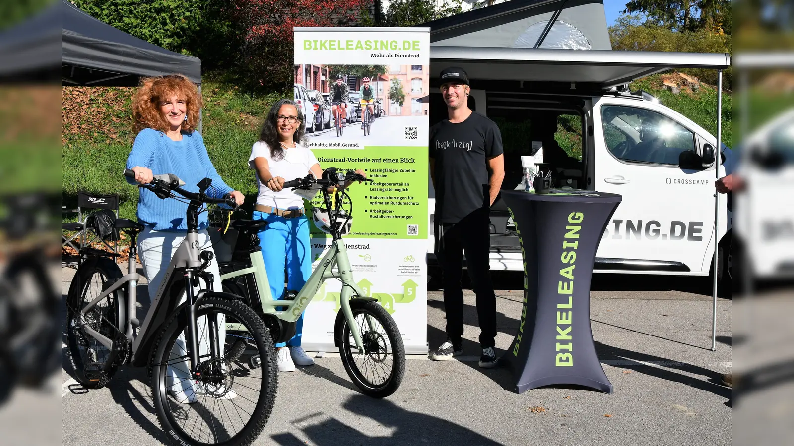 Auch Sonja Bogatekin und Tanja Bernhard informierten sich zum Thema Dienstrad. (Foto: Frömer)