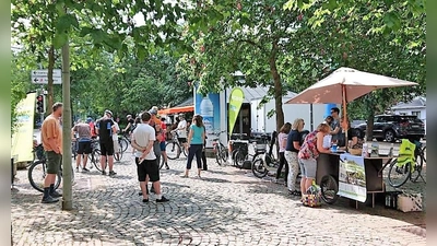 Großen Zulauf hatte die „Dankstelle” am Unteren Markt in Dachau. (Foto: ADFC Dachau)
