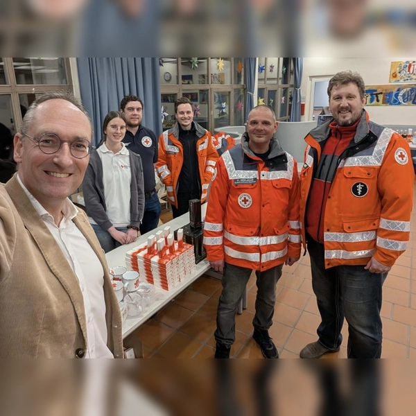 Erfolgreiche Blutspendeaktion (von links): Bernhard Seidenath, Annabell Zollbrecht, Korbi Bayer, Max Frisch (Bereichsleiter Lokale Dienste&amp; Service), Peter Sedlmair und Marko Hammer. (Foto: red)