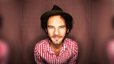 Maxi Schafroth, am 20. Oktober im Karlsfelder Bürgerhaus. (Foto: Susie Knoll)