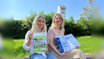 Die beiden LAG-Managerinnen Annika Baumbach und Julia Gail stellen den neuen LEADER-Förderleitfaden vor. (Foto: AGIL)