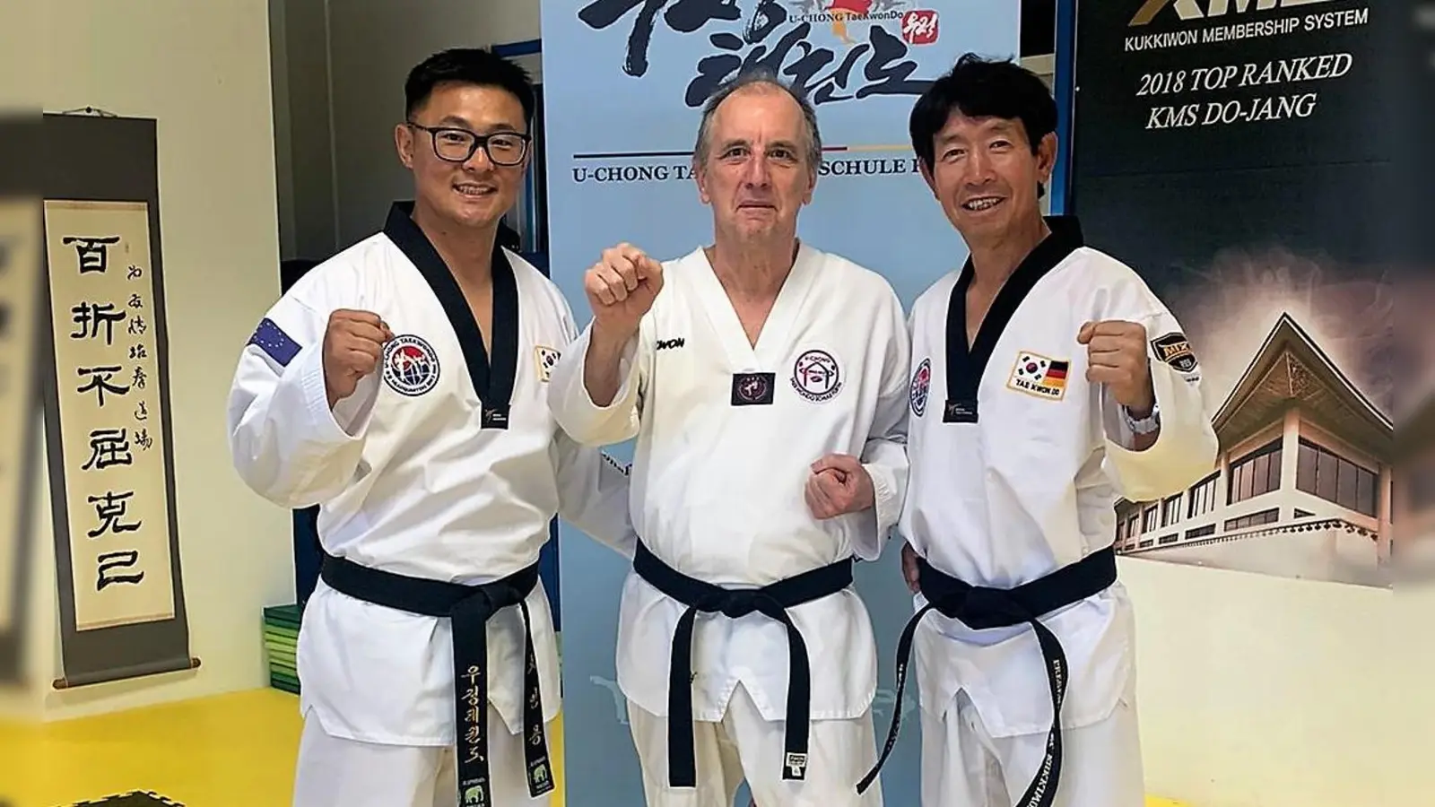 Großmeister Jo In-Yong (7. Dan), Joachim Oberzier (2. Dan) und Großmeister Chang Jae-Hee (9. Dan) (von li). (Foto: TKD TSV Indersdorf)