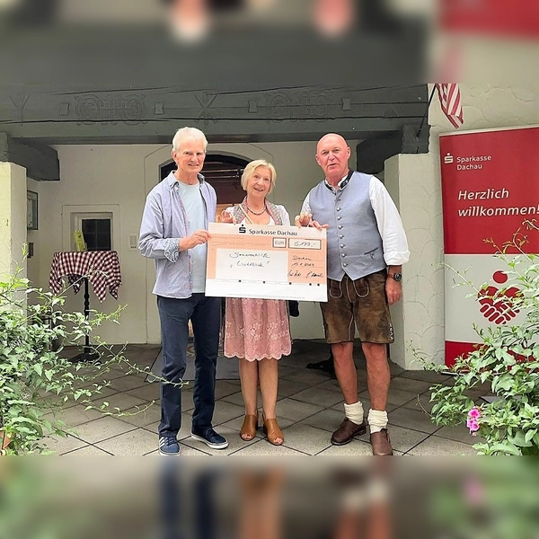 Spendenübergabe im Dachauer Golfclub. (Foto: GC Dachau)