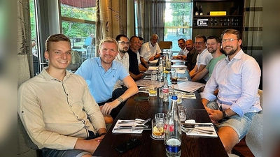 Die Gründungsmitglieder (von li) Ludwig Heitmeier, Oliver Hill, Steven Fischer, Ulrich Lenz, Fabian Wilhelm, Josef Karl, Orazio Ragonesi, Max Kaiser, Maximilian Kronschnabl, Richard Pusch und Denise Werner.  (Foto: Gründwerk e.V.)