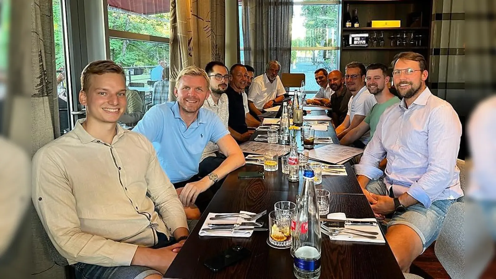 Die Gründungsmitglieder (von li) Ludwig Heitmeier, Oliver Hill, Steven Fischer, Ulrich Lenz, Fabian Wilhelm, Josef Karl, Orazio Ragonesi, Max Kaiser, Maximilian Kronschnabl, Richard Pusch und Denise Werner.  (Foto: Gründwerk e.V.)