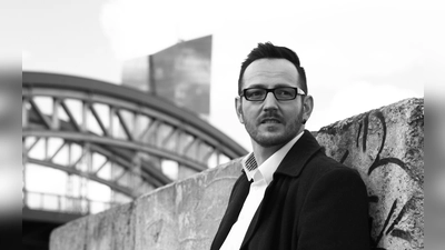 Daniel Holbe liest am 11. März in der Weilachmühle. (Foto:  Oliver Misof)