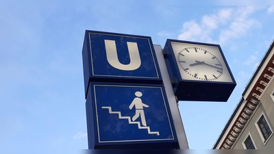 Möglichst erst nach halb neun sollten die Messebesucher aufbrechen, da sie so – auch im eigenen Interesse – zur Entzerrung der Fahrgastströme beitragen.  (Foto: mha)