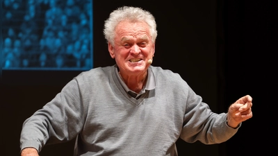 Auch mit 82 Jahren sprüht er vor Lebensfreude und Humor: Sepp Maier tritt am Dienstag, 27. Oktober, im Theatersaal des ASV Dachau in der Gröbenrieder Straße 21 auf. (Foto: BrunoMärkl)