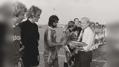 Sportliche Höhepunkte der Vereinsgeschichte waren die Gastspiele des FC Bayern München 1974 (Bild) und 1998; in jenem Jahr war auch 1860 München zu Gast. (Foto: TSVE)