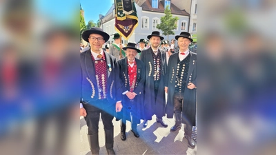 Die Dachauer Delegation mit (von li) Stadtrat Markus Erhorn, Stefan Konicsek, Matthias Schöpf und Bayernbund Kreisvorsitzender Dr. Edgar Forster. (Foto: Ampertaler)