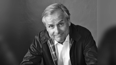 Axel Hacke liest und erzählt in der Weilachmühle. (Foto: Matthias Ziegler)