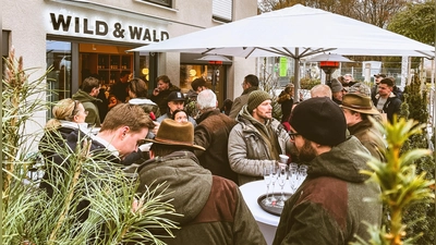 WILD &amp; WALD lud ein und viele interessierte Gäste kamen vorbei. (Foto: www.wildundwald-jagdschule.com)
