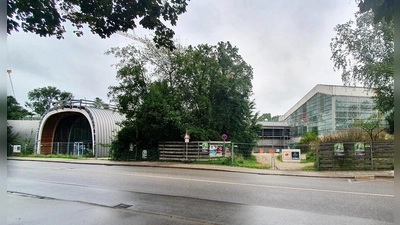 Baustelle Dachauer Hallenbad: Mit einem neuen Architekten wollen die Stadtwerke das Projekt erfolgreich zu Ende bringen. (Foto: ek)