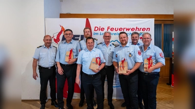 Einige Kameradinnen und Kameraden wurden für ihre besonderen Verdienste ausgezeichnet. (Foto: Kreisbrandinspektion)