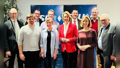 Treffen der CSU-Grundsatzkommission mit der Vorsitzenden Dr. Anja Weisgerber MdB (vorne Mitte) in Großinzemoos. (Foto: CSU)