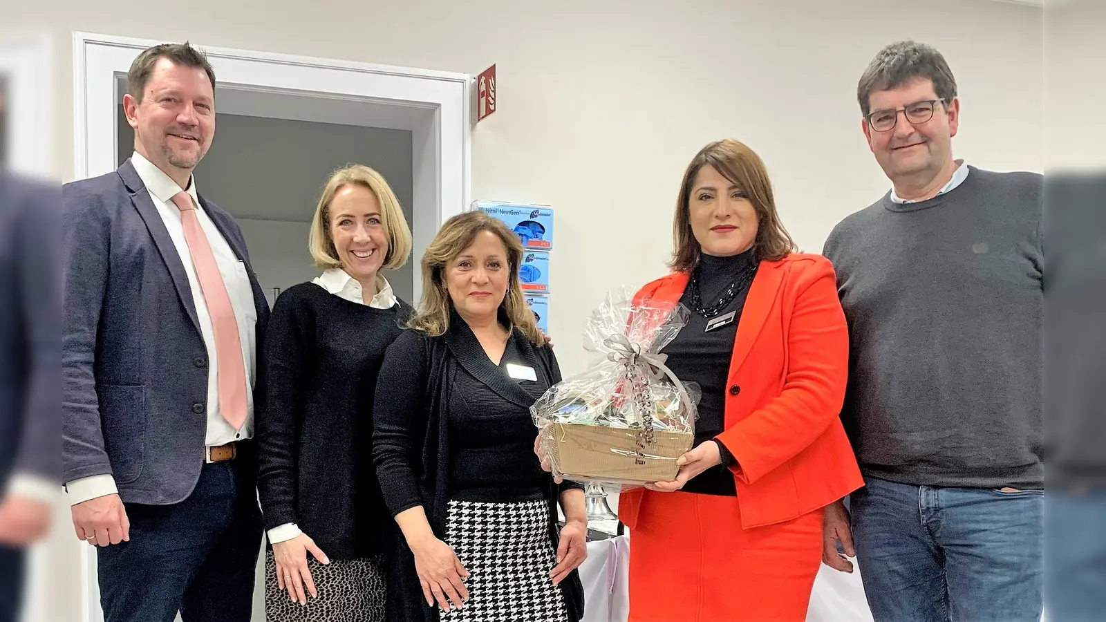 Besuch bei ImPuls mit (von li) BGM Robert Axtner, Stephanie Burgmaier, Inci Kabalcioglu, Gülten Ergin und Erich Oßwald. (Foto: CSU Bergkirchen)