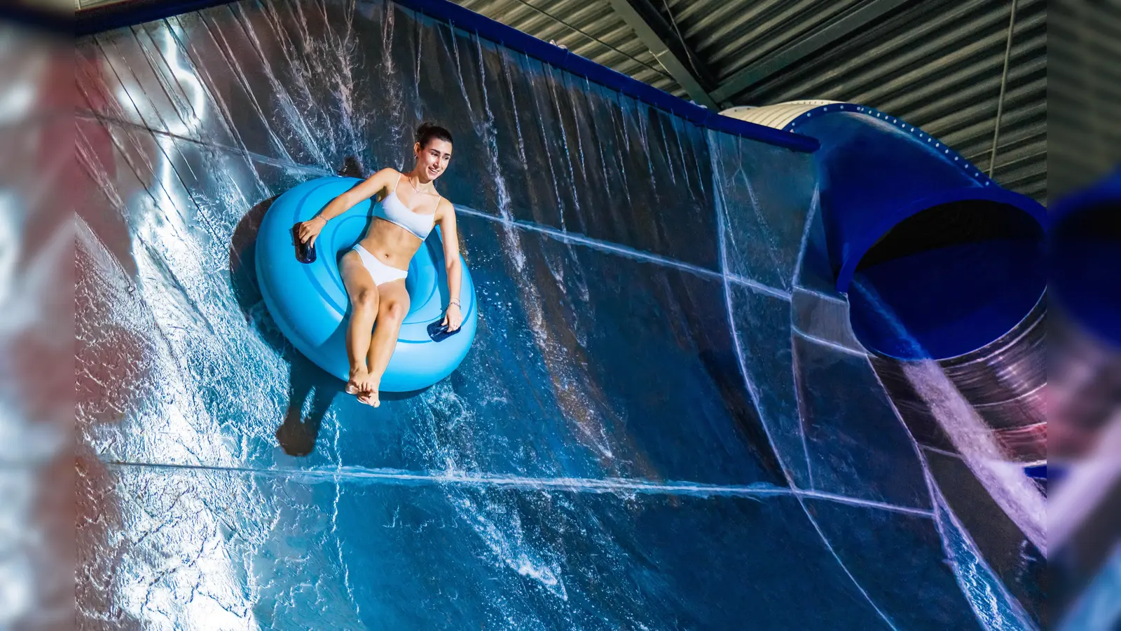 Neue Indoor-Rutsche Big Bang sorgt für den Adrenalinkick. (Foto: Therme Erding)