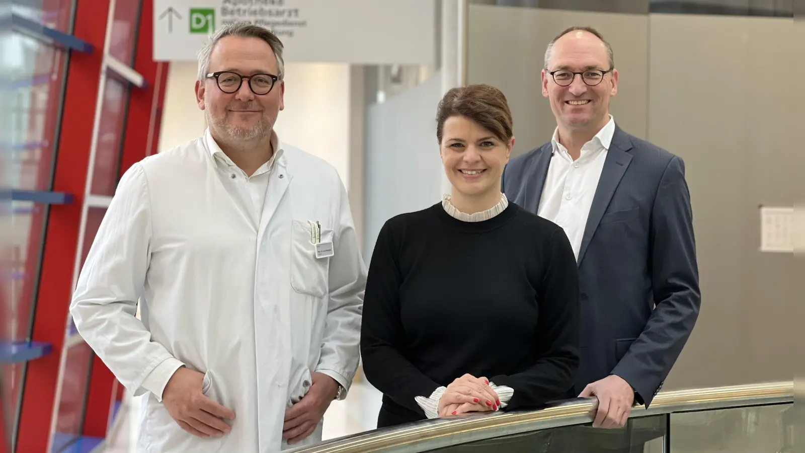 Zu Gast bei Professor Dr. med. Axel Kleespies, Leiter Robotikzentrum Oberbayern waren der Landtagsabgeordnete Bernhard Seidenath und die Bundestagsabgeordnete Katrin Staffler.  (Foto: CSU Dachau)