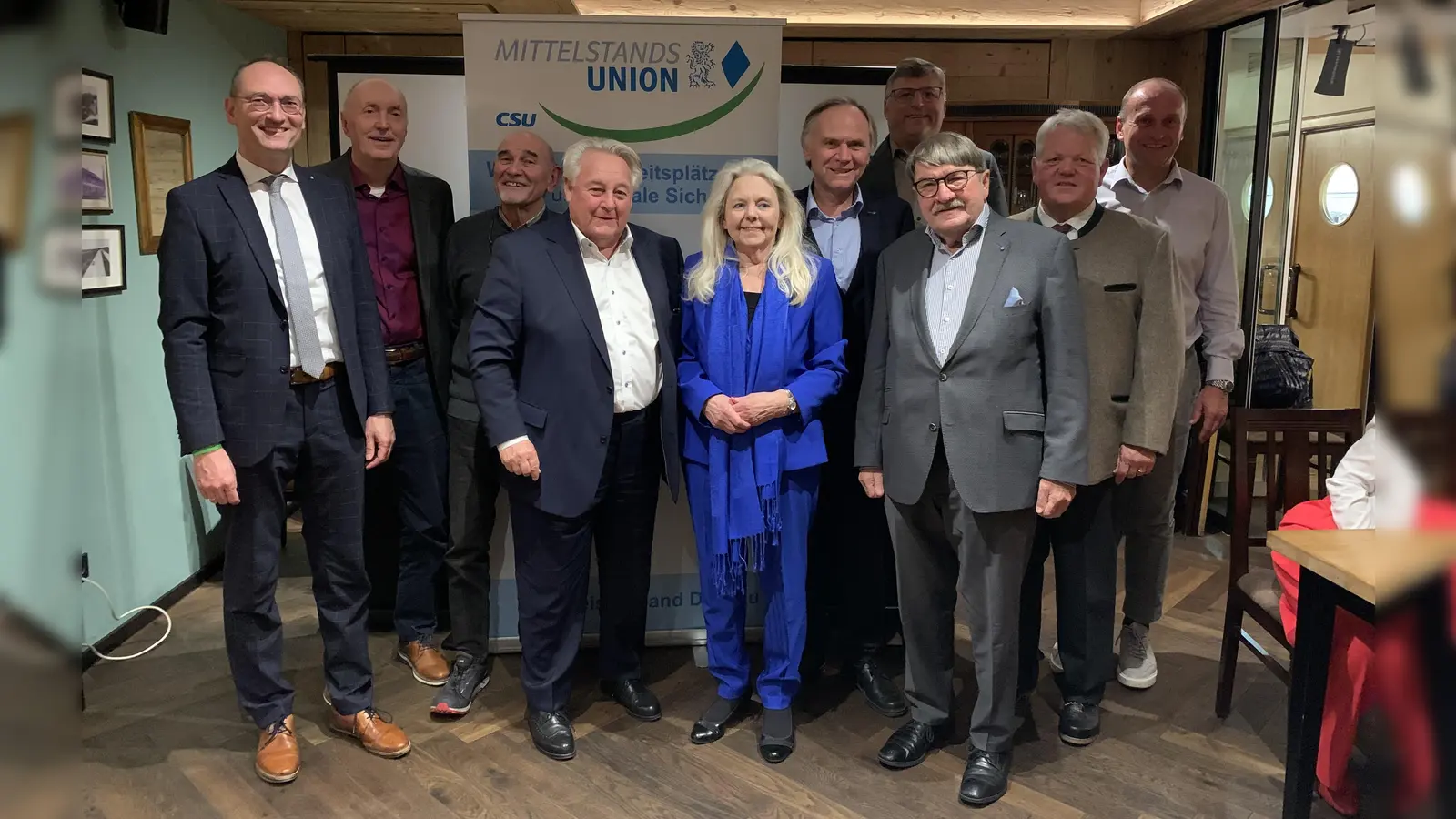 Bernhard Seidenath, Simon Landmann, Erwin Zehrer, Nikolaus Widmann, Christine Unzeitig, Manfred Berndt, Stefan Löwl, Hansjörg Christmann, Hans Nauderer und Josef Kaspar (v. l.). (Foto: MU)