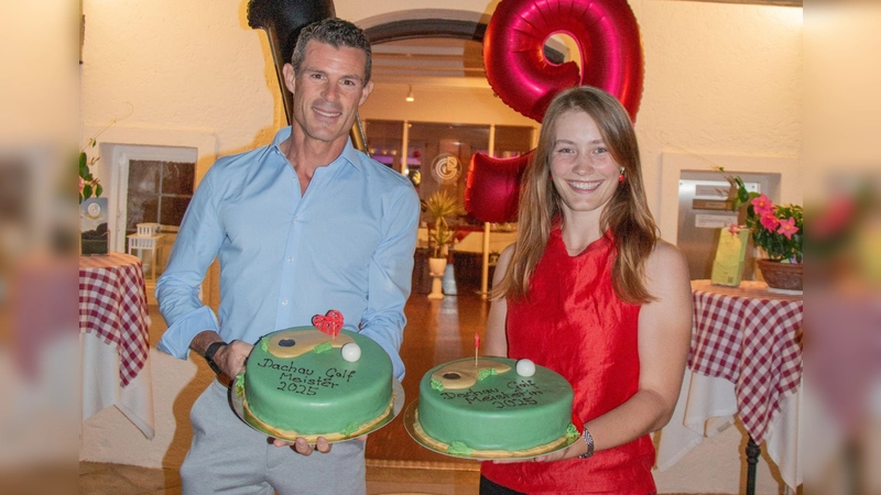 Strahlende Sieger: die neue Golfmeisterin Carolin Steingrübner vom Münchner GC mit dem neuen Dachauer Golfmeister Philipp Uscharewitz vom GC München Eichenried. (Foto: dek)