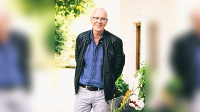 Andreas Föhr liest aus seinem neuen Krimi "Herzschuss" in der Weilachmühle. (Foto: Thomas Dashuber)