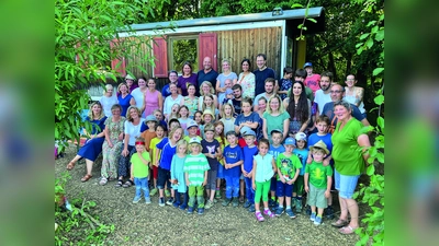 Das 20-jährige Bestehen des Waldkindergartens Erdweg wurde im Rahmen des Sommerfestes gebührend gefeiert. (Foto: Umbach)