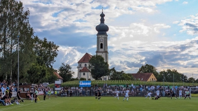 Landidylle beim Toto-Pokal: 1860 München in Berglern. (Foto: M. Forster)