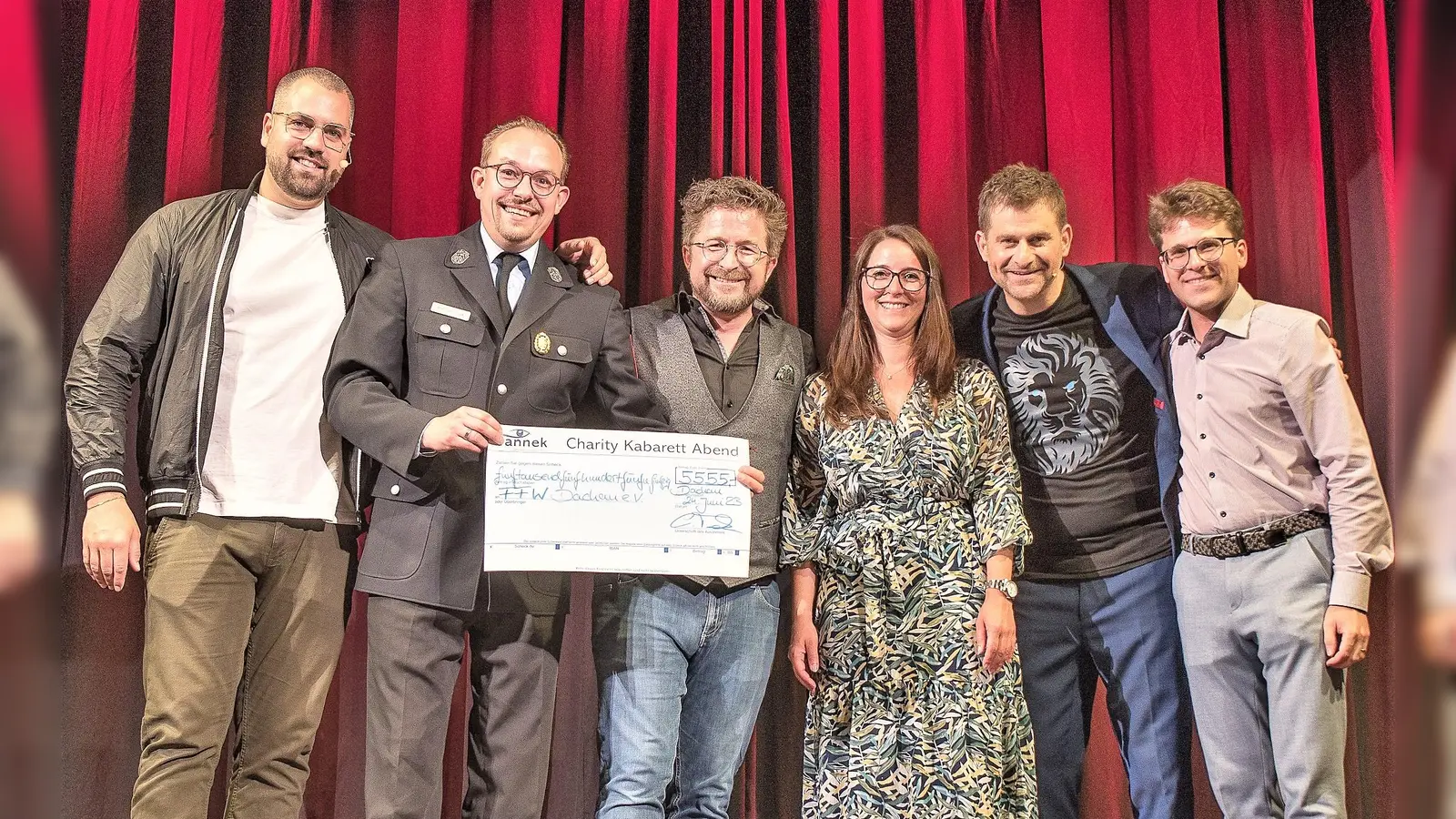 Ein gelungener Abend mit (von li) Sascha Seelemann, Matthias Glück, Christian Tannek, Martina Purkhardt, Michael Altinger und OB Florian Hartmann. (Foto: Julia T. Hartmann)