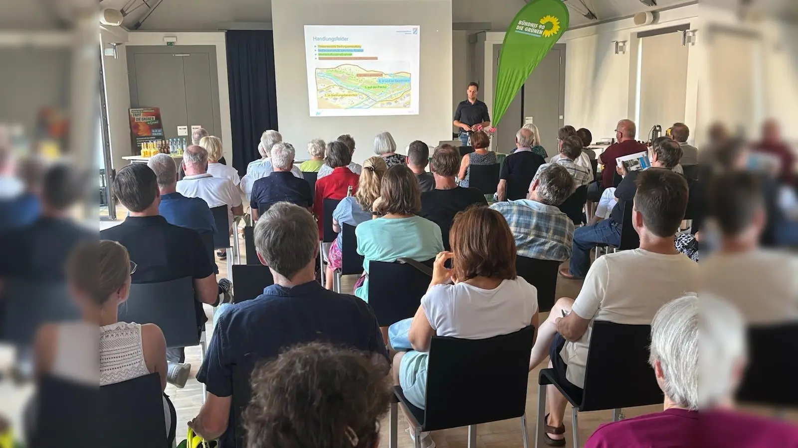 60 Gäste interessierten sich für den Vortrag zum Thema Hochwasser. (Foto: Die Grünen Karlsfeld)