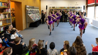 Der Tanz der Dachauer Prinzengarde begeisterte die Kids. (Foto: Dachauer Faschingsverein
)