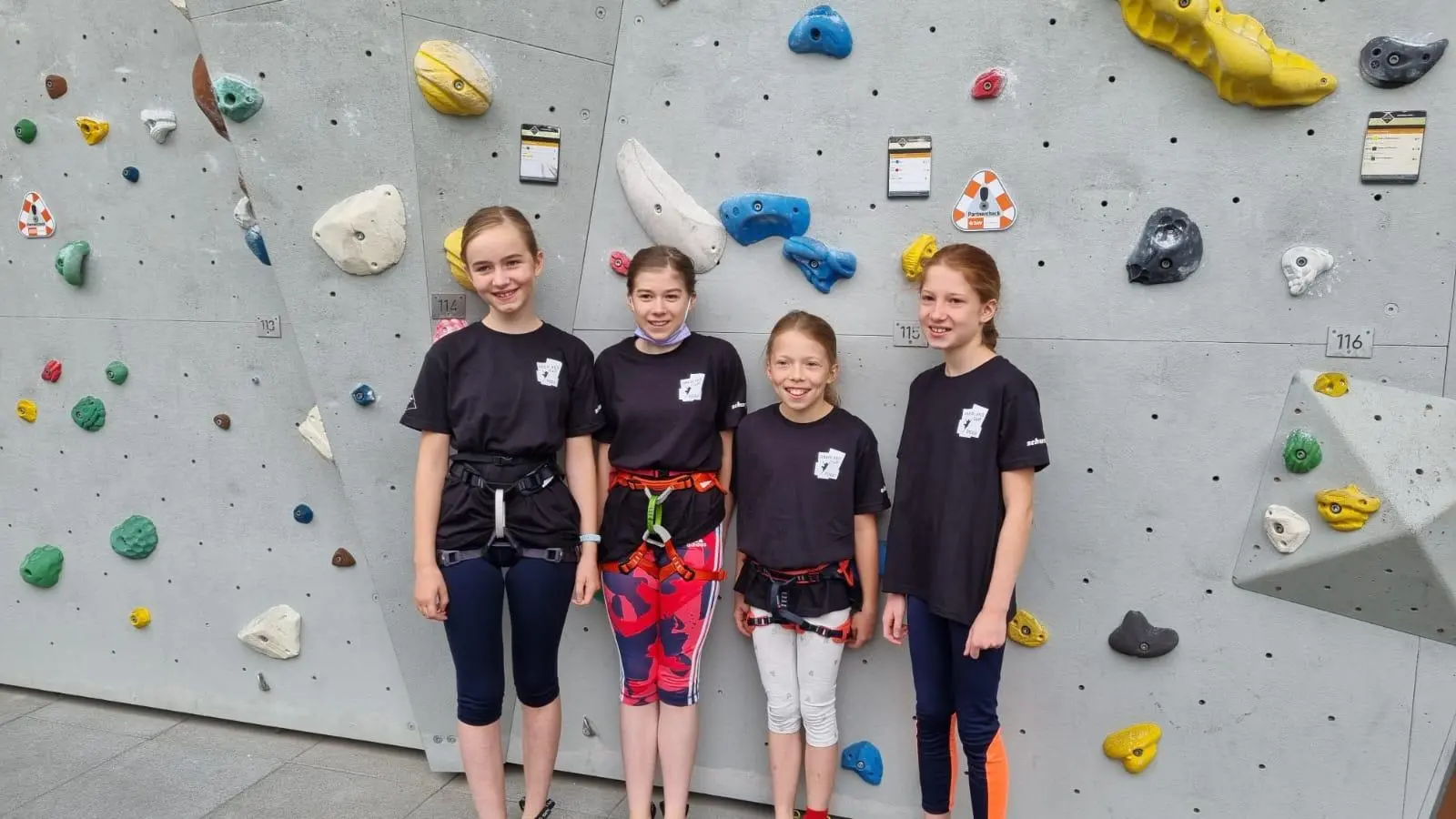 Die erfolgreichen Teilnehmer (von li): Amelie Grell, Isabell Hubensack, Katharina Handl und Victoria Gainger. (Foto: DAV Ortsgruppe Dachau)