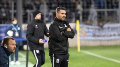 Coacht die Löwen: Trainer Alper Kayabunar.  (Foto: Anne Wild)