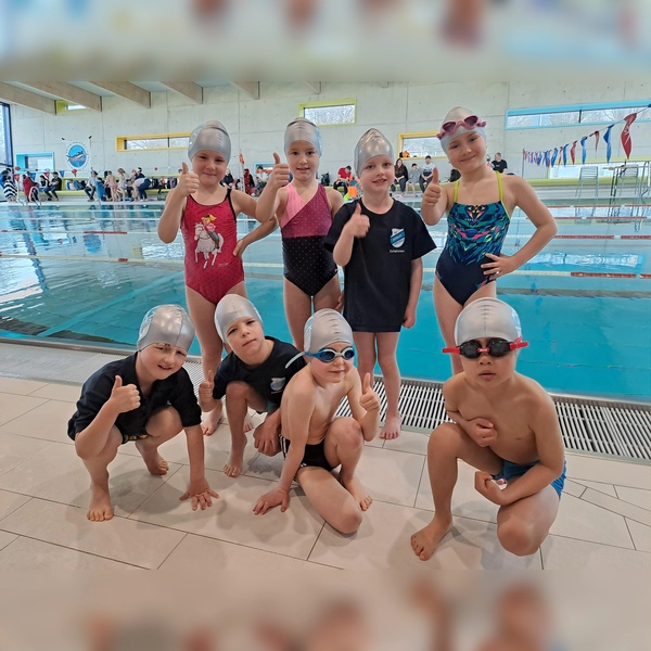 Das Bambinischwimmen in Erding war für die jungen Nachwuchstalente des TSV Eintracht Karlsfeld ein toller Erfolg. (Foto: TSV Eintracht Karlsfeld)