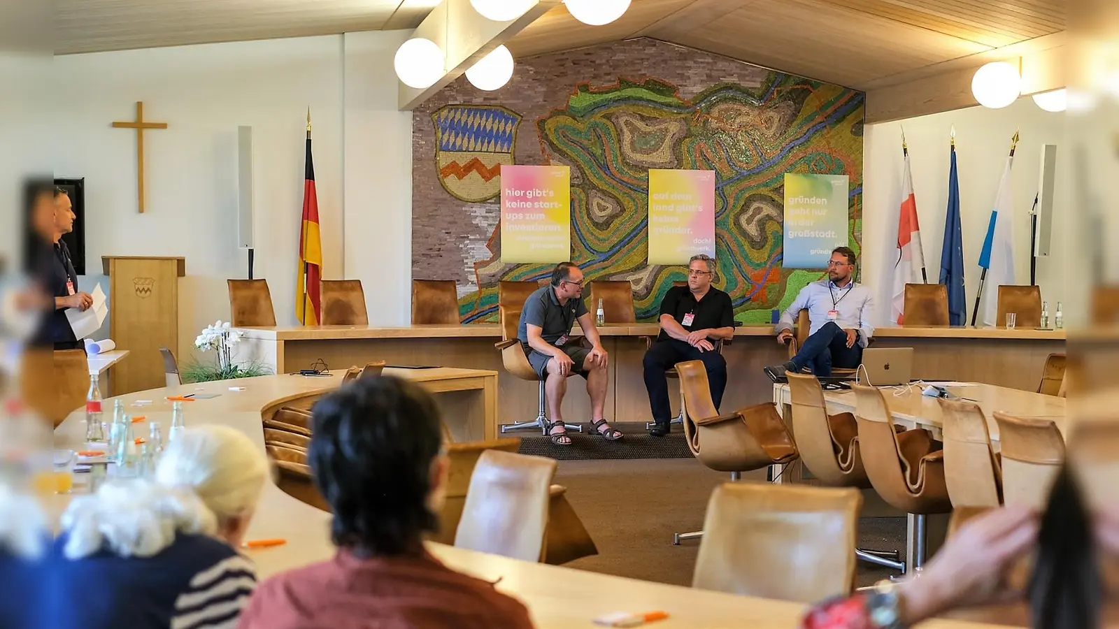 Beim letzten Treffen im Landratsamt bekam das neue Gründerzentrum in Dachau seinen Namen: Gründwerk. (Foto: Weimer & Paulus)