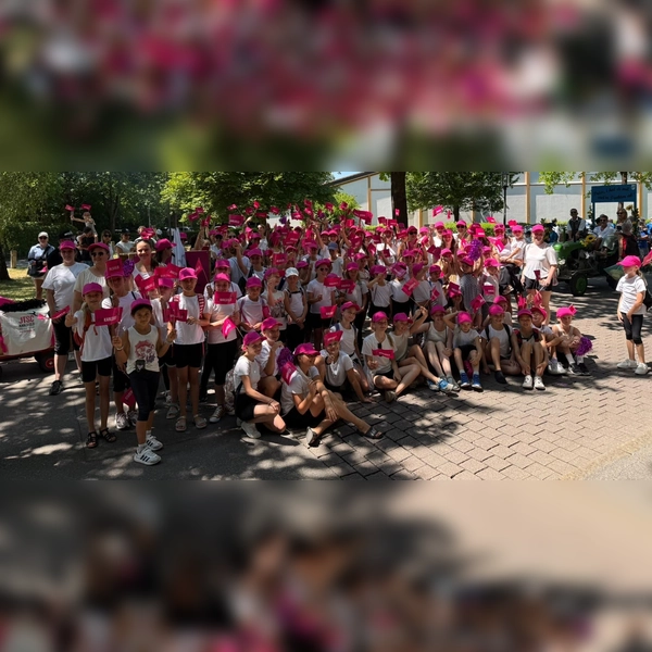 Mit 120 Tänzerinnen, Tänzern, Trainerinnen, Betreuern sowie Familien und Unterstützern nahm der JTSC Karlsfeld am Siedlerfest-Umzug teil. (Foto: JTSC)