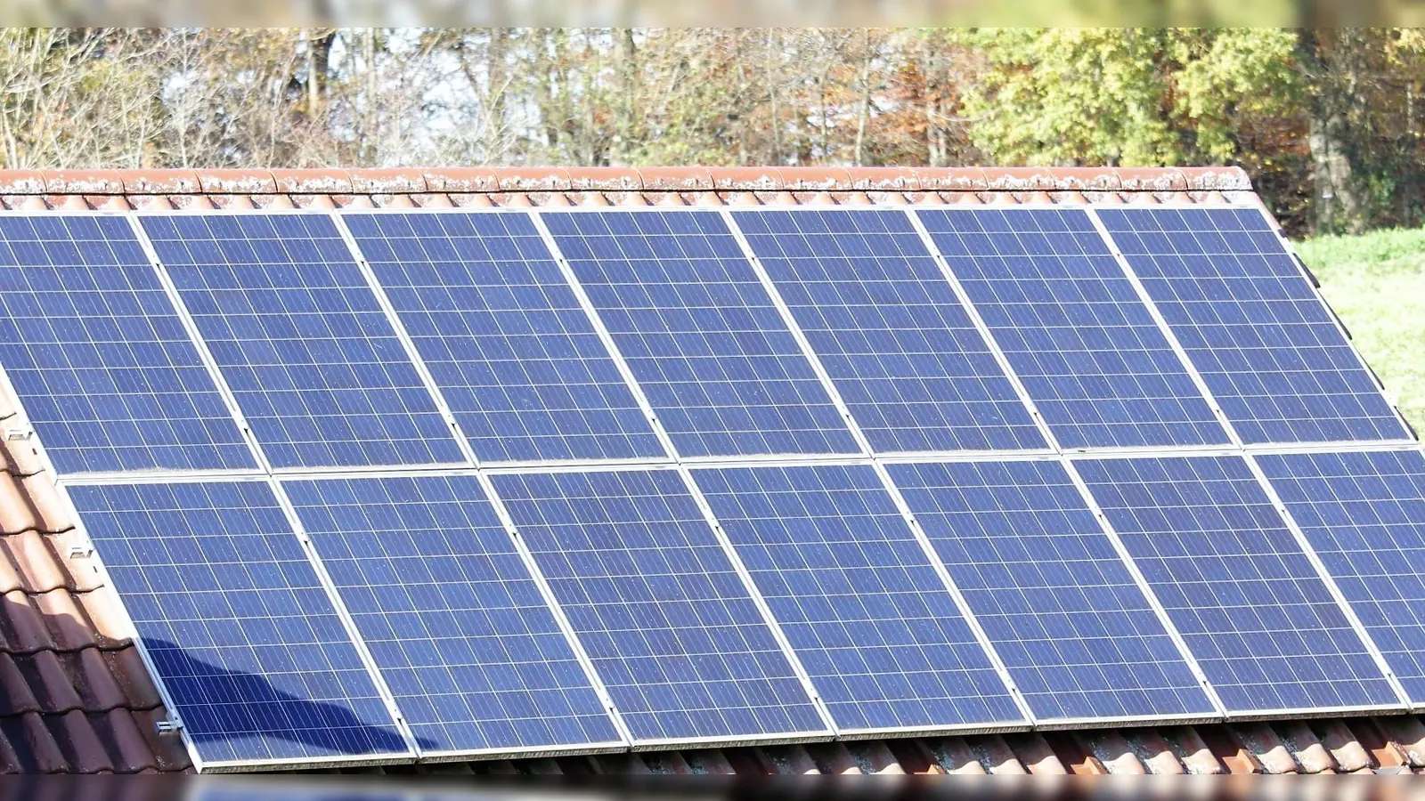 Photovoltaikanlagen und Balkonkraftwerke werden in Petershausen gefördert. (Foto: chk)