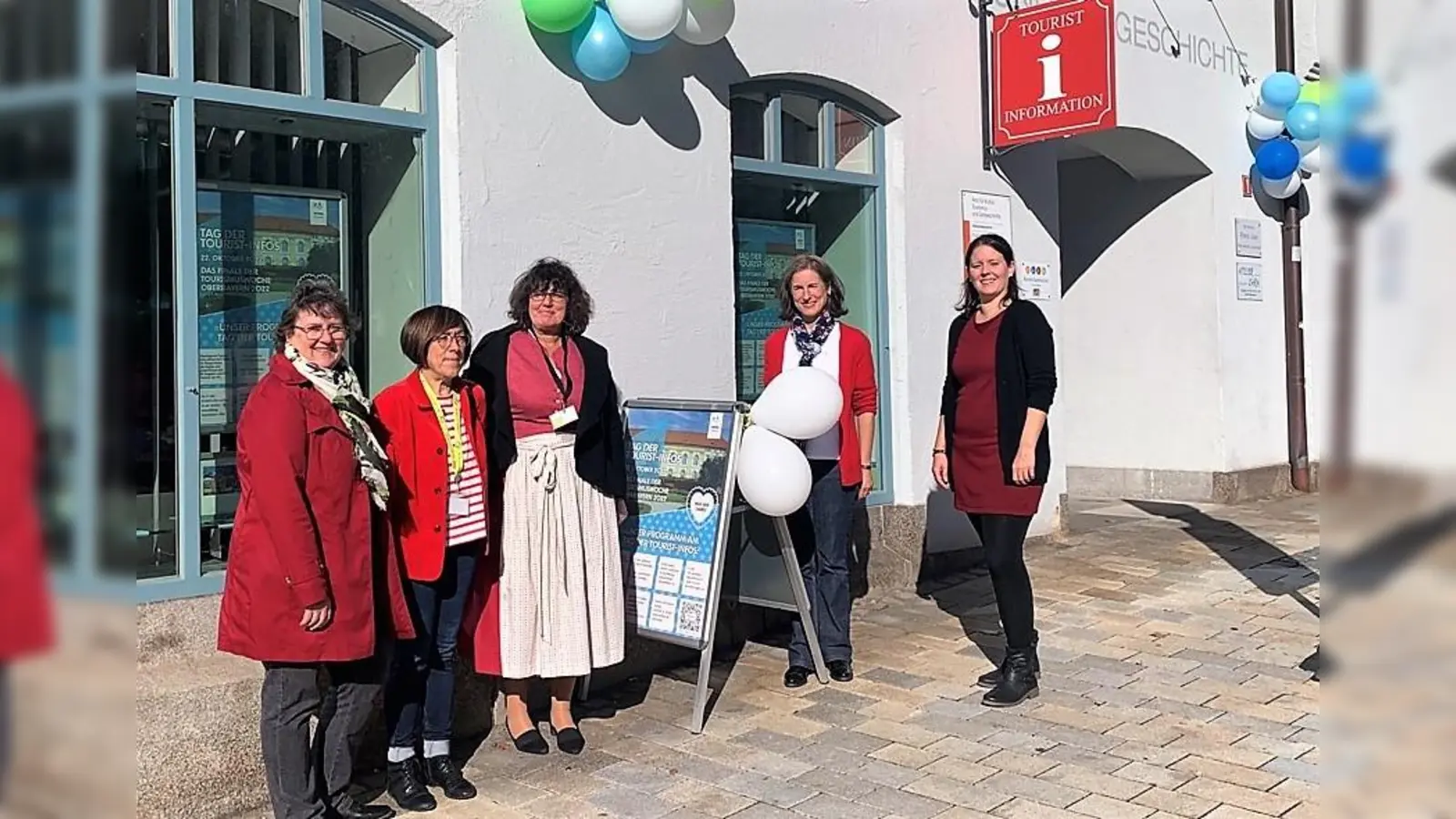 Freuten sich über den Zuspruch (von li) Sabine Hermann, Brigitte Fiedler, Rosemarie Schreiner, Monika Webersberger und Martina Lehmhofer. (Foto: Tourist-Information Dachau)