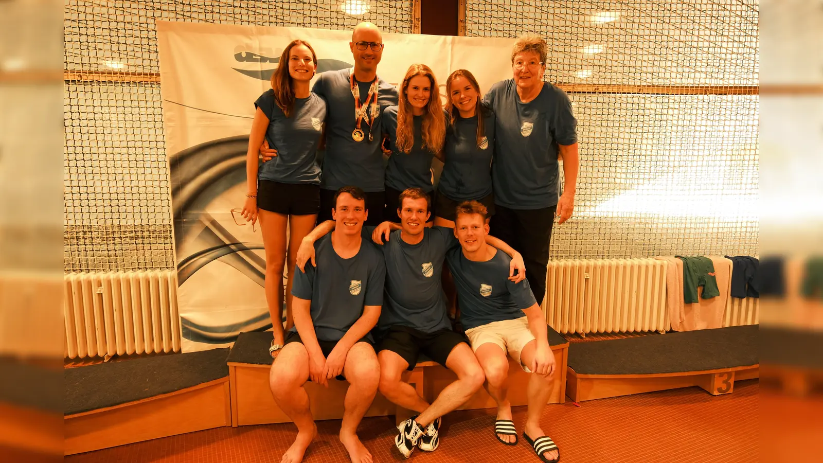 Die erfolgreichen Karlsfelder Athleten Marie Hervol, Thorsten Herrmann, Miriam Zanklmeier,Magdalena Heizenreder und Heidi Rajczak (hinten von links) sowie Johannes Heizenreder, Daniel Sikeler und Florian Wallner (vorne von links).<br> (Foto: TSV)